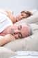 Une nouvelle étude vient bousculer nos idées reçues sur le sommeil : on dormirait mieux après 60 ans. En cause notamment, le stress qui détériore généralement la qualité du sommeil des jeunes. Les plus mauvais dormeurs étant les femmes entre 40 et 59 ans. Explications.