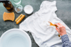 Découvrez comment sauver vos vêtements tachés de sang sans effort. Qu'il s'agisse d'une coupure accidentelle, d'un saignement de nez ou de taches menstruelles, ces incidents peuvent laisser des marques tenaces. Pourquoi le sang est-il si difficile à éliminer ? La réponse se trouve dans sa composition unique et ses propriétés de coagulation.