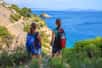 Envie d’un petit bol d’air en famille sans voiture ? Échappez-vous en train depuis Marseille pour des week-ends nature et détente : entre calanques paisibles à La Ciotat, les charmants canaux à L’Isle-sur-la-Sorgue ou encore la faune en Camargue, chacun y trouvera son bonheur. Préparez sacs à dos et goûters, vélos ou jumelles, et place à l’aventure !