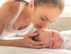 L'odeur d'un bébé a quelque chose d'unique pour ses parents. Des scientifiques israéliens mettent en lumière comment les molécules volatiles produites par la peau changent le comportement des pères et des mères.