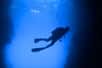 Plongez dans les mystères insondables des océans, où d'étranges phénomènes défient notre compréhension. Des formations géologiques énigmatiques aux créatures bioluminescentes fascinantes, les profondeurs marines recèlent des merveilles inexplorées. Que cache réellement cet univers aquatique qui recouvre plus de 70 % de notre Planète ?