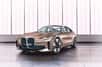 BMW vient de dévoiler le concept de sa future berline électrique qui promet 530 chevaux de puissance et une autonomie de 600 kilomètres. Sa commercialisation débutera en 2021.