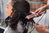 Les produits chimiques pour défriser les cheveux n'ont pas une composition très saine. Une étude indique même que leur utilisation augmente le risque de cancer de l'utérus.