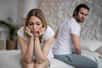 Le vaginisme demeure un sujet souvent méconnu, bien qu’il puisse affecter entre 1 et 5 % des femmes. Cette difficulté liée à la pénétration est parfois accompagnée d’une gêne émotionnelle et d’une appréhension marquée. Pourtant, une prise en charge adaptée et un accompagnement pluridisciplinaire permettent le plus souvent d’évoluer vers un mieux-être.
