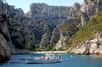 Les calanques de Marseille-Cassis ont été creusées dans un calcaire urgonien, donc dans une roche exogène. Il s’agit d’un calcaire récifal produit au Crétacé, voilà 130 à 122 millions d’années. © pchgorman, Flickr, cc by nc sa 2.0