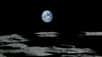 Kaguya, lancée le 14 septembre 2007, est une sonde japonaise qui a survolé la Lune à une altitude moyenne de 100 km pendant près de deux ans. Les derniers mois avant son crash final (au sud-est de la face visible de notre satellite naturel, le 10 juin 2009), elle est descendue à 50 puis à 10 km de la surface de la Lune.
Depuis, l'Agence spatiale japonaise, la Jaxa, a rendu publique l’intégralité des images et vidéos (à consulter ici) capturées par ses deux caméras en haute résolution. Voici une sélection des clichés qui ont marqué la mission. Découvrez des vues étonnantes sur la Terre avec, au premier plan, des paysages lunaires sans équivalent, avec d'impressionnants cratères.