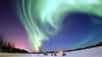 Les aurores polaires, appelées aurores boréales dans l'hémisphère nord, sont de somptueuses manifestations de l’activité de notre étoile, le Soleil. La preuve en images : partez dans ce diaporama pour un voyage au Canada mais aussi en Finlande et en Islande, à la découverte des plus belles aurores boréales.