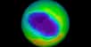 L'ozone est une molécule remarquable. Tout à la fois poison et protecteur de la de vie continentale, cette molécule caractérise à elle seule toute la chimie atmosphérique. Fortement oxydante, elle dégrade dans les basses couches de l’atmosphère la matière organique et nuit au bon fonctionnement du vivant. Absorbeur du rayonnement ultra violet dans la haute atmosphère, elle protège les organismes terrestres de ce rayonnement au pouvoir destructeur. Cette ambivalence en fait une molécule fascinante.