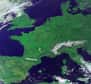L’Europe se trouve sous l'influence de conditions anticycloniques et d'une masse d'air en provenance du Maghreb. Ces conditions météorologiques inhabituelles se traduisent par un ensoleillement et une chaleur exceptionnels en cette fin d’hiver 2014. S'y ajoute un phénomène plutôt rare. Le 9 mars, aucun nuage n'était visible au-dessus de la partie occidentale de l’Europe, comme le montre cette image du petit satellite Proba-V, de l’Esa, qui surveille le couvert végétal terrestre.