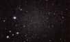 La galaxie naine du Sculpteur serait bien gorgée de matière noire. Des mesures réalisées à douze ans d'intervalle, par Hubble et Gaia, le confirment. La répartition de cette matière noire serait en accord avec les prédictions des modèles utilisés en cosmologie.