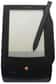 Le Newton MessagePad 100, d'Apple, sorti en 1993, intégrait une reconnaissance optique de caractères, que l'on écrivait sur l'écran tactile à l'aide d'un stylet. © Rama/Musée Bolo