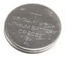 Pile bouton au lithium de 3V. © Krzysztof Woznica, Wikimedia domaine public