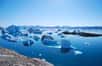 Les pôles sont les régions du monde les plus touchées par le réchauffement climatique. En Arctique et en Antarctique, le rythme du réchauffement est 3 à 4 fois plus élevé que la moyenne mondiale. Mais une zone précise du pôle nord inquiète encore davantage, le Groenland, cette terre danoise située entre l'océan atlantique nord, et l'océan arctique. Pourquoi les glaces du Groenland sont-elles encore plus sensibles au changement climatique que ce que les scientifiques pensaient jusqu'à maintenant ?