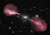 Des modèles faisant intervenir des vents de gaz ionisés, produits par les disques d'accrétion autour des trous noirs supermassifs des galaxies et entrant en collision avec le milieu interstellaire, viennent de recevoir une confirmation après huit années d'observations dans le domaine des rayons X par le satellite XMM Newton de l'ESA. Ils éclairent la coévolution entre trous noirs supermassifs et galaxies.