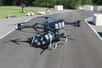 Ce drone quadrimoteur militaire est un véritable ovni. Doté d’une motorisation hybride mêlant des mini-réacteurs à des rotors, il peut tirer jusqu’à trois missiles à guidage laser de 50 kilos chacun.