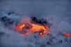 Une importante explosion a retenti dans un cratère du Kilauea, à Hawaï, jeudi 17 mai, propulsant des cendres jusqu’à 9.000 m dans le ciel. Depuis plusieurs jours, des scientifiques craignent une éruption phréomagmatique, un phénomène qui a lieu quand le magma entre en contact avec de l’eau.