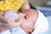 Votre enfant a une bronchiolite et vous souhaitez savoir comment le soulager ? Si les symptômes ne s’améliorent pas, quand faut-il consulter à nouveau ? Futura fait le point sur le sujet.
