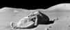 L'année dernière, la Nasa annonçait la détection d'eau presque partout sur la Lune via le télescope à infrarouge aéroporté Sofia. On pensait que la présence d'eau était nécessairement limitée au fond de certains cratères lunaires, dans l'ombre, sous forme de glace. On pense comprendre maintenant pourquoi il n'en serait rien.