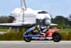 Avec une vitesse de pointe instantanée à plus de 470 km/h, la moto électrique Voxan Wattman de Venturi, pilotée par Max Biaggi, a battu son précédent record (408 km/h.) et conserve son titre.