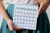 L’aménorrhée – terme désignant l’absence de menstruations – n’a pas une origine unique. Chez certaines femmes, elle correspond à une étape physiologique, chez d’autres elle révèle un déséquilibre hormonal, génétique ou environnemental. Comprendre ces scénarios aide à orienter la prise en charge.