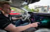 Mercedes-Benz vient d’obtenir une homologation pour commencer à déployer son système de conduite autonome Drive Pilot sur deux modèles de berline en Allemagne uniquement.