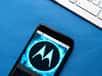 Motorola crée un concept de smartphone à écran enroulable. © Игорь Головнёв, Adobe Stock