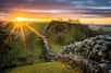 Dans le West Dunbartonshire, près de Glasgow, des chercheurs viennent de découvrir les restes d'un fort romain, datant d'il y a presque 2 000 ans. Il s'agirait de l'un des forts qui composaient le mur d'Antonin, célèbre frontière romaine inscrite au patrimoine mondial de l'Unesco !