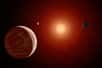 La chevelure de la comète interstellaire Borisov a été analysée avec le télescope Hubble et sa composition s'est finalement révélée atypique par rapport à celles des comètes nées dans le Système solaire. Son contenu en monoxyde de carbone laisse penser qu'elle s'est formée autour d'une étoile peu lumineuse, une naine rouge.