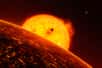 K2-141b est une planète rocheuse en rotation synchrone tellement proche de son étoile qu'elle doit avoir un océan de magma sur la face diurne. Des simulations prédisent l'occurrence à sa surface de l'équivalent du cycle de l'eau pour les océans sur Terre... mais avec évaporation et pluies de matériaux rocheux.