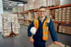 Tu es rigoureux, organisé et tu aimes les responsabilités ? Le métier d’opérateur logistique est fait pour toi ! Devient le garant des marchandises de ton entrepôt, de leur réception à leur réexpédition.