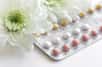 Dans le cas de la pilule œstro-progestative (combinée), les comprimés contiennent deux hormones : de l’œstradiol et un progestatif. © 279photo, Fotolia