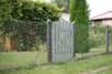 Un portillon est une petite porte d'extérieur. Ici, un portillon donnant accès à un jardin. © 7monarda, Adobe Stock