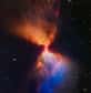 La protoétoile dans le nuage sombre L1527, illustrée sur cette image de la caméra infrarouge proche du télescope spatial James Webb (NIRCam) de la Nasa, est intégrée dans un nuage de matière alimentant sa croissance. © Nasa, ESA, ASC et STScl, J. DePasquale, A. Pagan et A. Koekemoer (STScI)