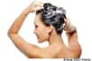 Un shampooing doit être choisi en fonction de la nature de nos cheveux. © Valua Vitaly/Fotolia