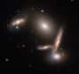 Cinq galaxies qui semblent tournoyer les unes autour des autres : c’est le Groupe Compact de Hickson 40 qu’a capturé Hubble. D’ici un milliard d’années, elles entreront en collision pour ne devenir qu’une seule galaxie elliptique géante.