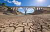 L'Espagne est actuellement confrontée à sa pire sécheresse depuis au moins 100 ans et les réserves d'eau sont au plus bas avant même le début de l'été. Un processus qui s'aggrave chaque année en raison des situations de blocage météo et d'une mauvaise gestion de l'eau. L'Espagne devient-elle un désert ? La réponse semble désormais évidente.