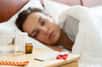 Les somnifères aident à dormir mais sont souvent associés à des effets secondaires. © Photographee.eu, Shutterstock