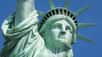 La statue de la Liberté à New York est le symbole de l'Amérique. Mais son origine est liée à la France, qui l'a offerte aux États-Unis en signe d'amitié entre les deux pays.