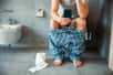 Pourquoi ne faut-il pas rester assis plus de 10 minutes aux toilettes. © Olena Yakobchuk, Shutterstock.com