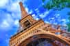 Est-ce que si on jette une pièce du haut de la tour Eiffel, cela peut vraiment tuer un passant ? Eh ben, c’est charmant comme idée ! Là, comme ça, déjà sans avoir la réponse hein, je vais vous demander de ne pas tester ça évidemment. Ensuite, si on analyse le truc, ce qui est sûr, c’est que ça peut faire mal, c’est certain. De là à ce que cela tue quelqu'un, on va le découvrir… Dans cet article évidemment, pas en le testant !