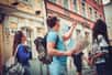 La marche reste le moyen de transport le plus écologique et bénéfique pour la santé, même en ville. Découvrez dans ce top 10 les villes du monde les plus faciles à visiter à pied et où l’exploration urbaine se fait tout naturellement grâce à ces indices de « marchabilité » répertoriés pour faciliter vos déplacements touristiques, d'un monument à l'autre.
