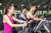 Le vélo elliptique est un appareil de cardio-training, utilisé en salle de fitness ou chez soi, qui tonifie différents muscles des bras et des jambes. Il peut permettre de perdre du poids, associé à un régime adapté.