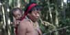 La flore bactérienne des Yanomami, en Amérique du Sud, porte des gènes de résistance à des antibiotiques alors que ces tribus n'y ont jamais été exposées. Les bactéries avaient donc la capacité de résister à ces médicaments bien avant qu’ils ne soient utilisés.