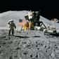 Lancée il y a 50 ans, le 26 juillet 1971, la mission Apollo 15 a marqué le renouveau de l’exploration spatiale. Retour sur l’expédition qui a vu naître de nouveaux enjeux dans la conquête spatiale, du temps passé par les astronautes sur la Lune à l’utilisation du premier rover lunaire LRV.