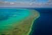 La Grande Barrière de corail australienne, le plus grand récif corallien du monde, est plus menacée qu’on ne le pensait, à cause de l’acidification des océans provoquée par la hausse du taux de gaz carbonique (CO2).