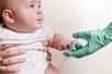 Un bébé britannique âgé d’un an est devenu le premier au monde à guérir d’une leucémie grâce à un traitement basé sur des cellules immunitaires génétiquement modifiées, ont annoncé les médecins le 5 novembre.