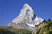 Les montagnes ne sont pas aussi immobiles que l’on pourrait penser. Une nouvelle étude montre que le sommet du Cervin, en Suisse, oscille de façon imperceptible en réponse au bruit sismique ambiant de la Terre.