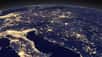 Le satellite météorologique Suomi NPP nous avait déjà offert de très belles images diurnes de notre planète. La version nocturne a été présentée le 5 décembre par la Nasa, une image baptisée black marble, la bille noir. © Nasa