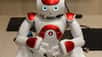 Des chercheurs de l’école polytechnique de Lausanne, en Suisse, ont eu l'idée d'utiliser le robot Nao pour aider les enfants dans les écoles. L'androïde accompagne les bambins non pas en devenant leur professeur mais leur élève. Découvrez en vidéo l'étonnante utilisation de ce robot.