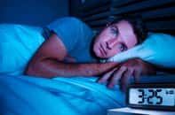 La veille d’un examen, il peut être difficile de trouver le sommeil. Mais quelques astuces peuvent nous y aider. © TheVisualsYouNeed, Adobe Stock
